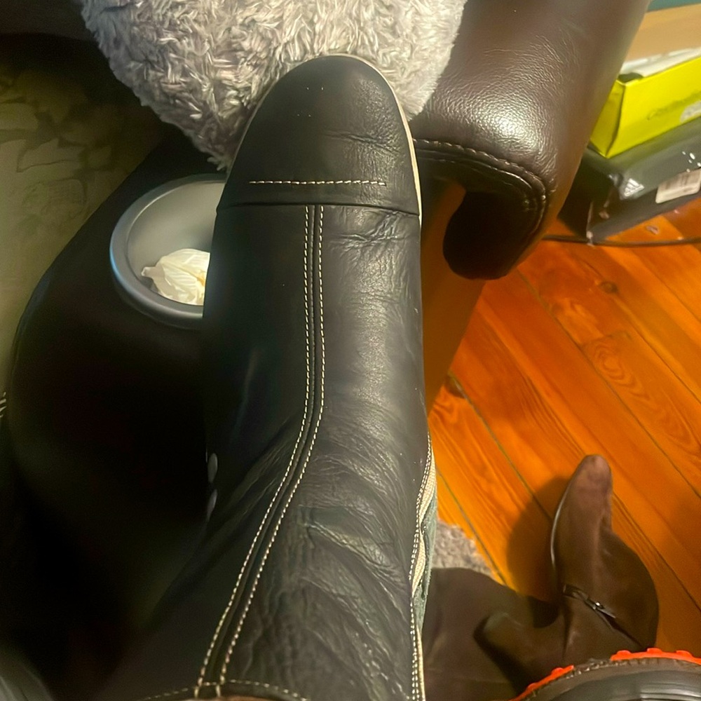 Navy leather sneaker looking boots w/ Suede belt. Sole just needs cleaning